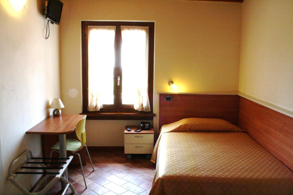 Bed&Wine Hotel Negrar Værelse billede